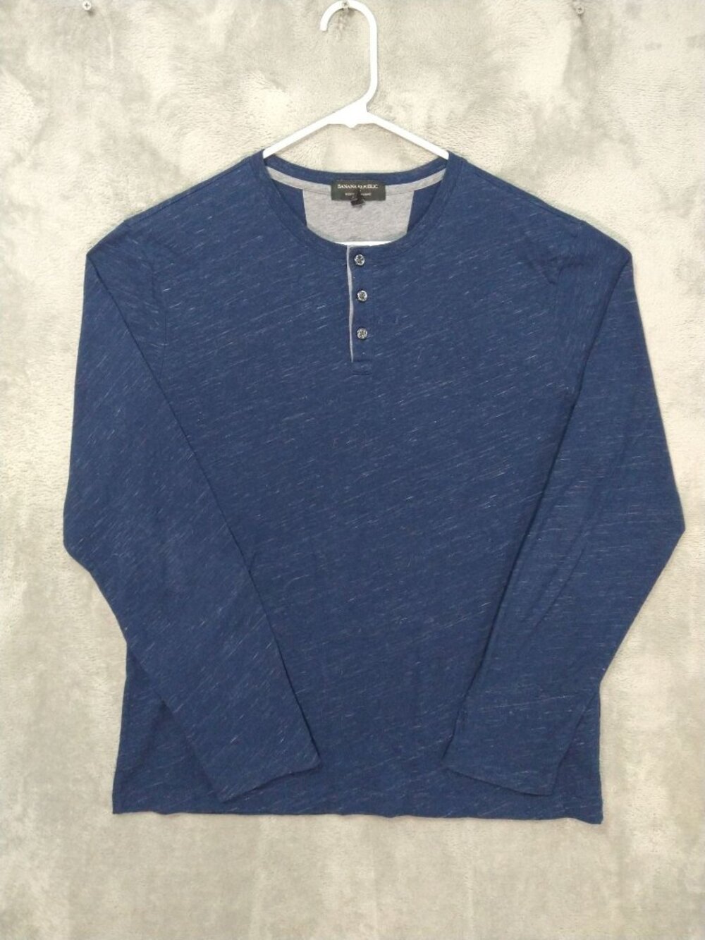 Banana Republic Shirt Mens Large Blue Henley Moisture Wicking Long Sleeve